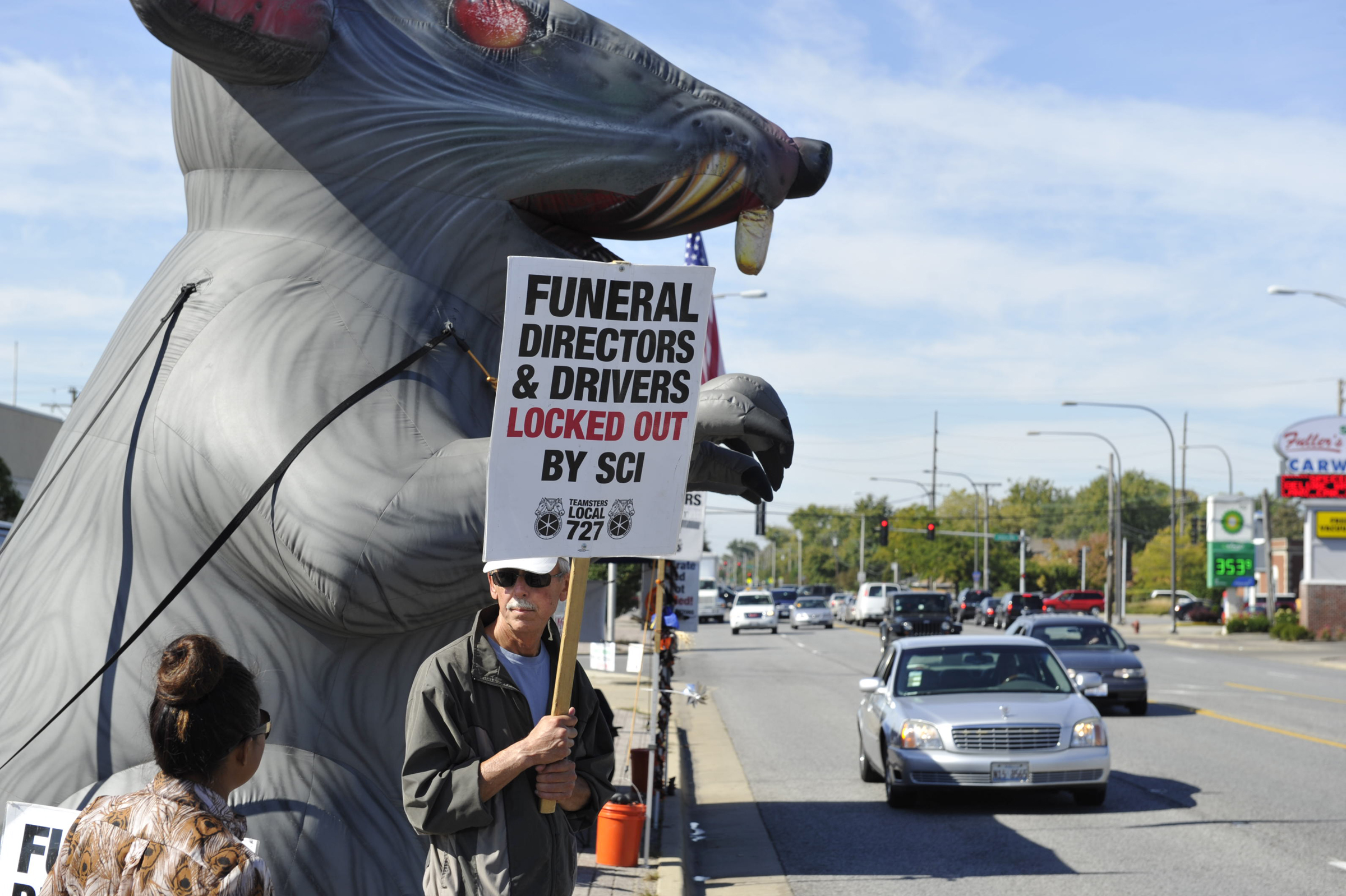 Striking Teamster funeral directors fight a rat