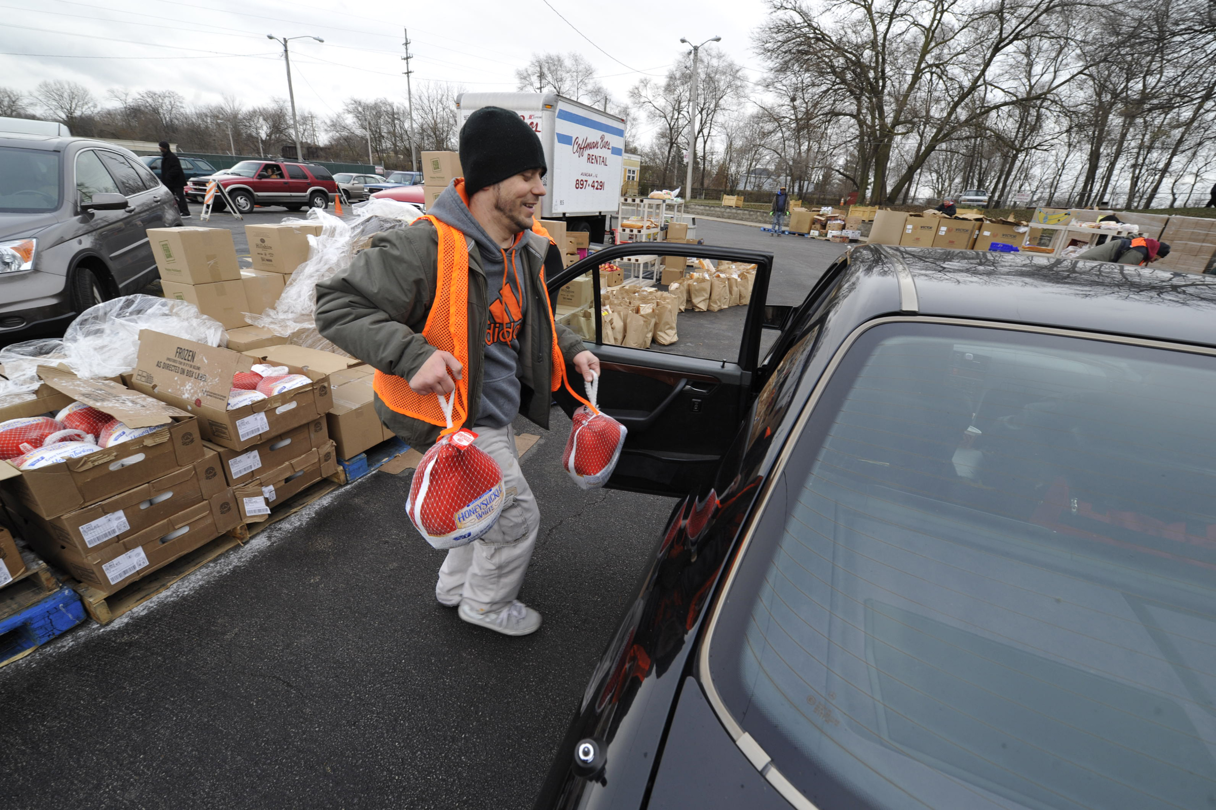 Food pantry passes out turkeys