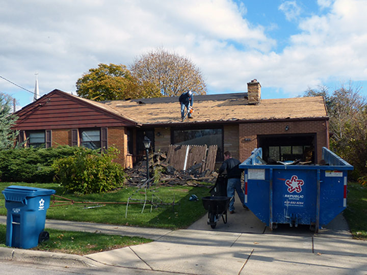 An Aurora homeowner receives new roof