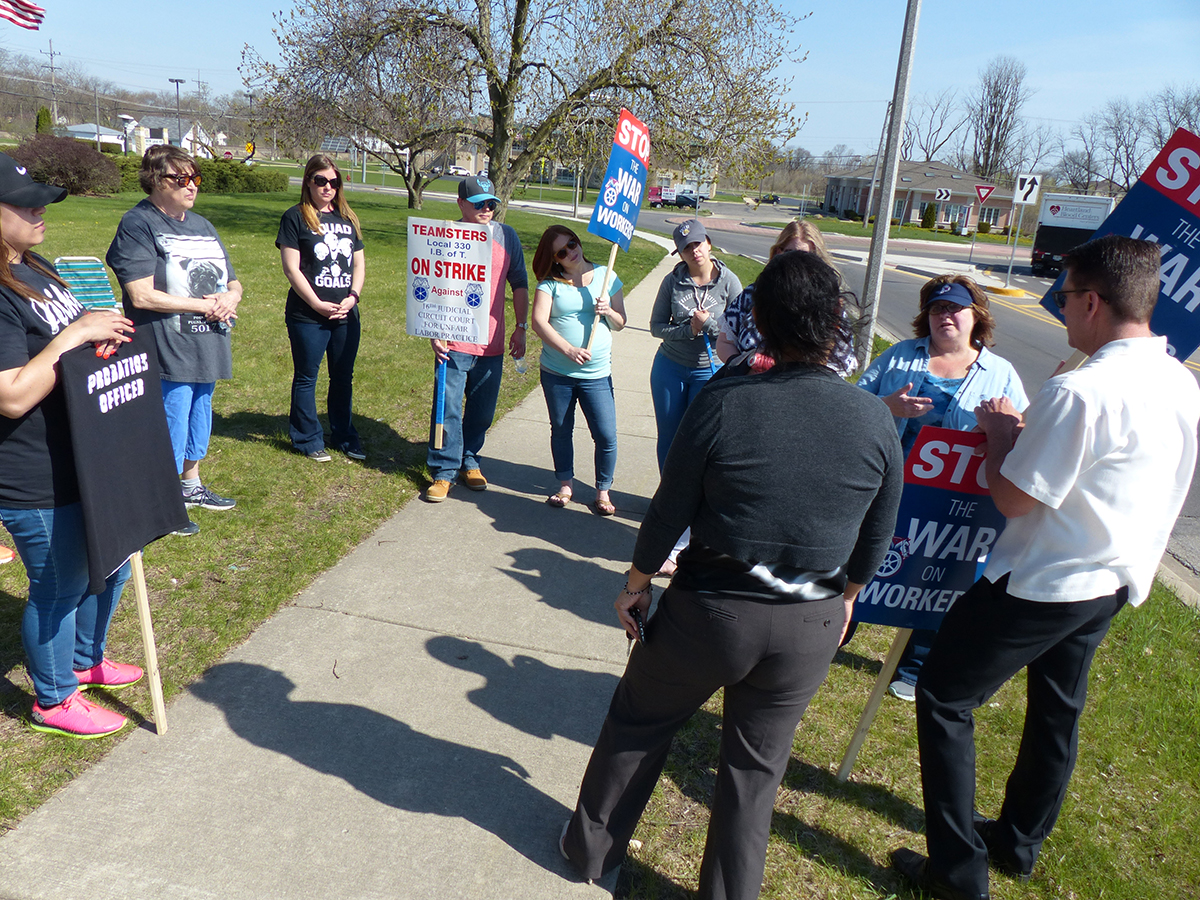 Kane County probation officers on strike